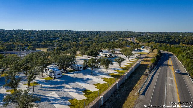 Listing photo id 26 for 9089 Fm 2673