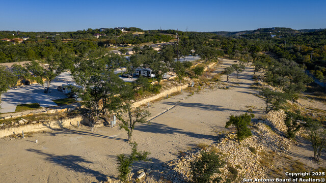 Listing photo id 27 for 9089 Fm 2673