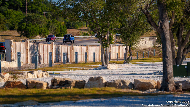 Listing photo id 40 for 9089 Fm 2673