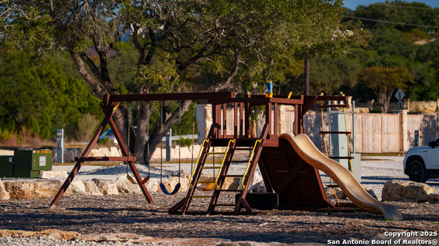 Listing photo id 42 for 9089 Fm 2673