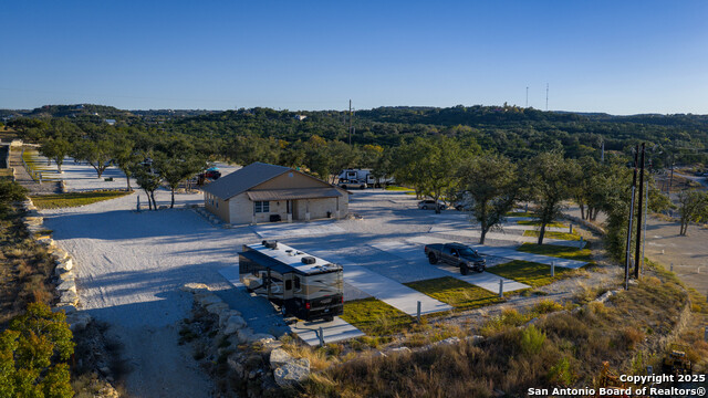 Listing photo id 5 for 9089 Fm 2673