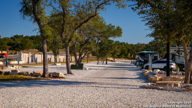 Listing photo id 6 for 9089 Fm 2673