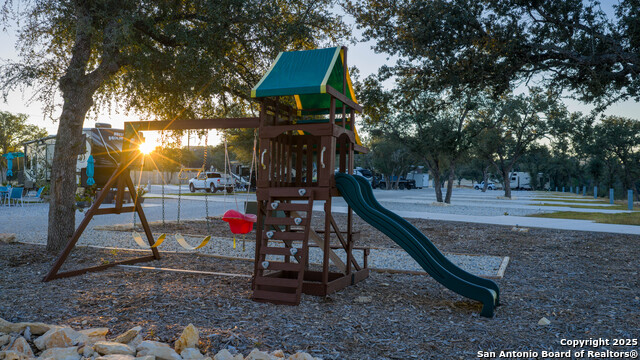 Listing photo id 7 for 9089 Fm 2673