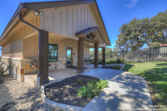 Image 14 of 30 For 481 River Chase Way