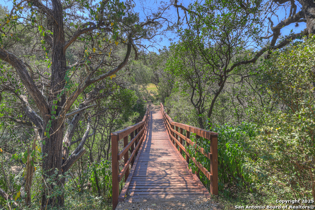 Image 22 of 30 For 481 River Chase Way