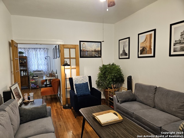 Image 27 of 43 For 215 Ridgewood Ct W