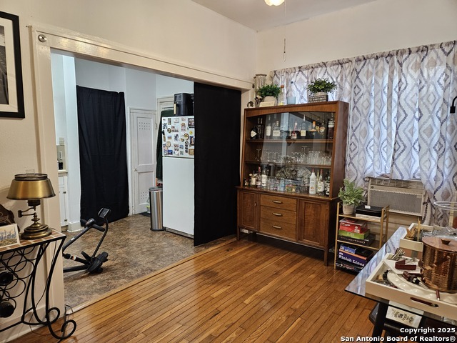 Image 31 of 43 For 215 Ridgewood Ct W