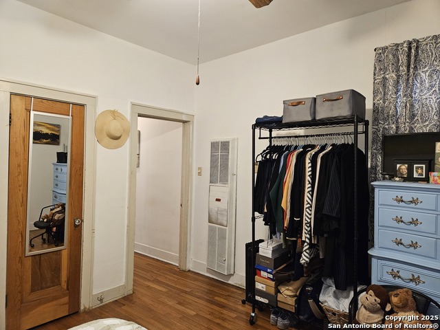 Image 35 of 43 For 215 Ridgewood Ct W