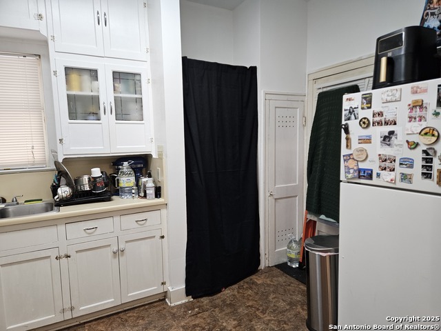 Image 36 of 43 For 215 Ridgewood Ct W