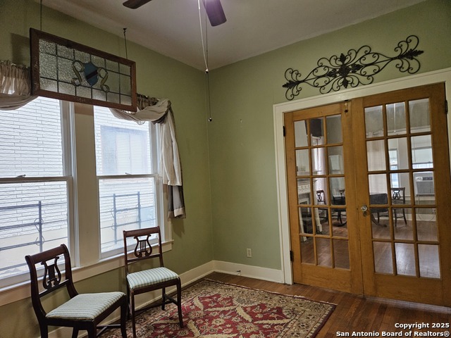 Image 9 of 43 For 215 Ridgewood Ct W