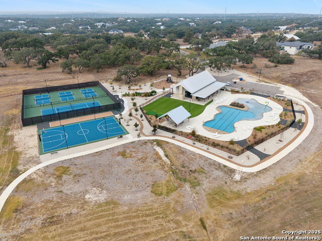 Image 18 of 19 For 976 Scarlett Ridge