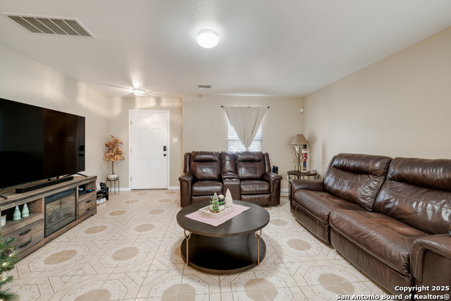 Listing photo id 3 for 7311 Aphelion