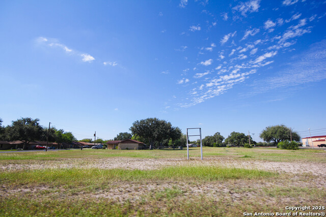 Details for 1204 Bowie W, Beeville, TX 78102