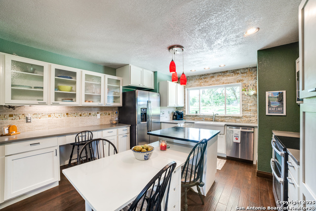 Image 4 of 36 For 20892 Bluehill Pass