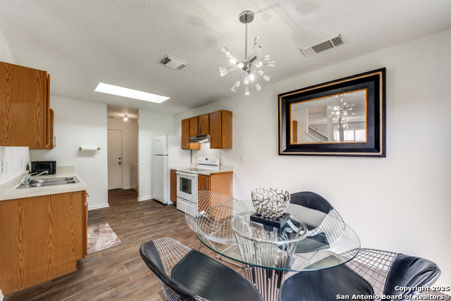 Image 3 of 12 For 3675 Candlehill