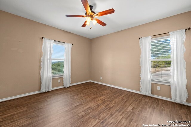 Image 19 of 30 For 220 Cody