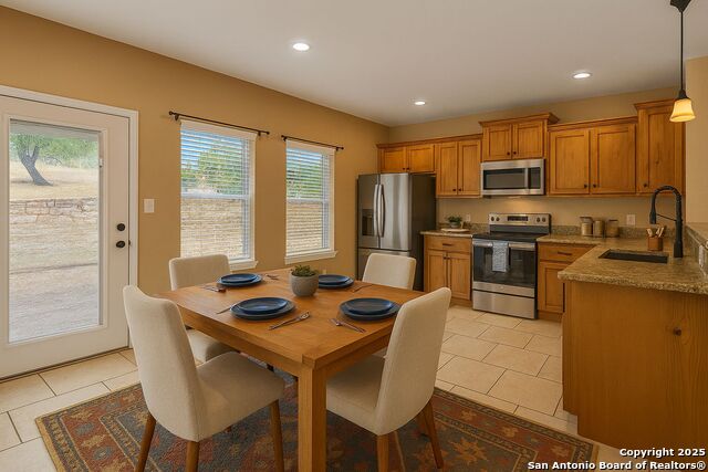 Image 6 of 30 For 220 Cody