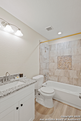 Image 17 of 21 For 611 Whiting