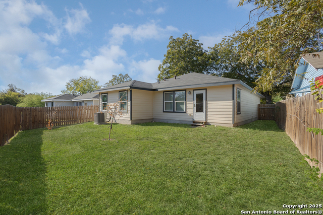 Image 20 of 21 For 611 Whiting