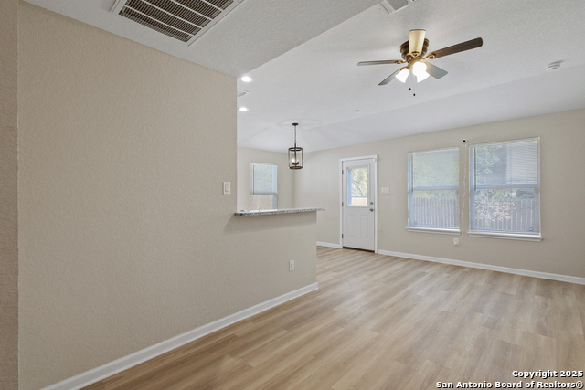 Image 5 of 21 For 611 Whiting