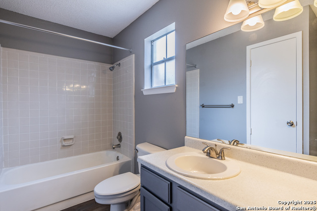 Image 20 of 22 For 331 Mistletoe W