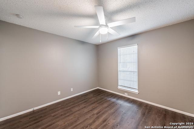 Image 22 of 22 For 331 Mistletoe W