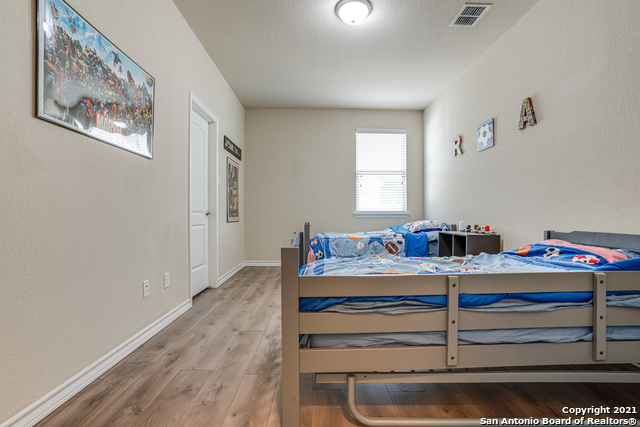 Image 30 of 37 For 1438 Rock Dove