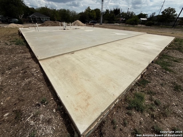 Image 3 of 6 For 2327 34th Sw