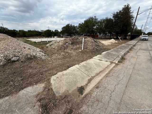 Image 6 of 6 For 2327 34th Sw