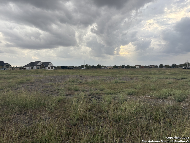 Listing photo id 8 for 105 Double Creek