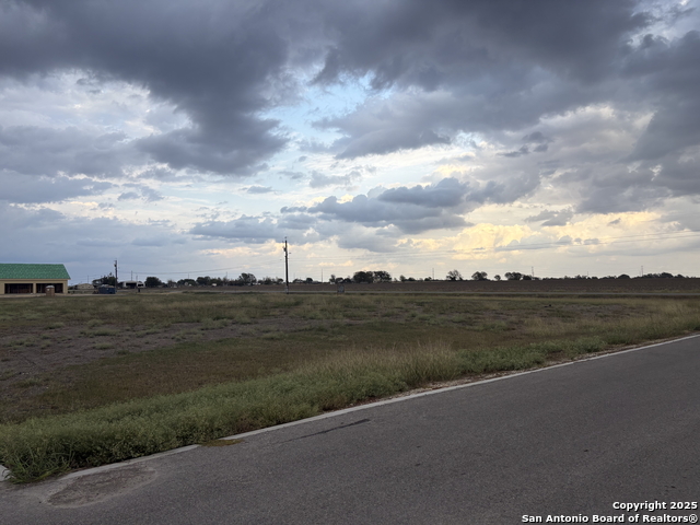 Listing photo id 9 for 105 Double Creek