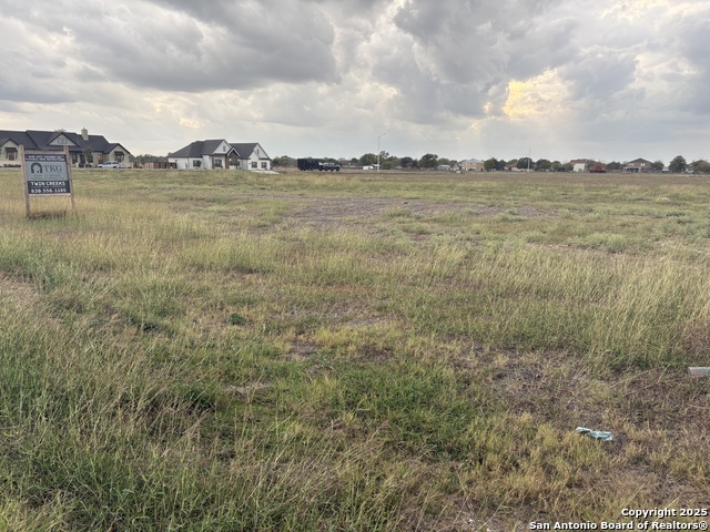 Listing photo id 4 for 105 Double Creek