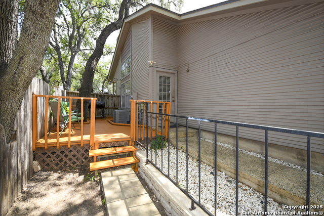 Image 9 of 9 For 9536 Dover Ridge W