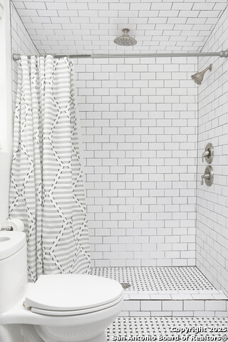 Image 15 of 20 For 131 Klein St 1