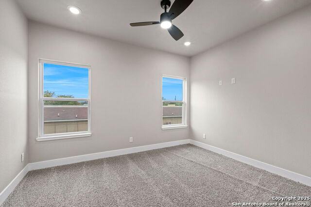 Listing photo id 12 for 118 Packard St