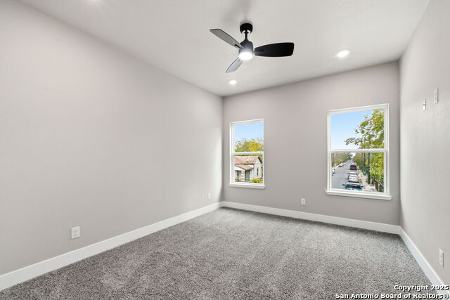 Listing photo id 14 for 118 Packard St