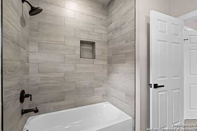 Listing photo id 17 for 118 Packard St