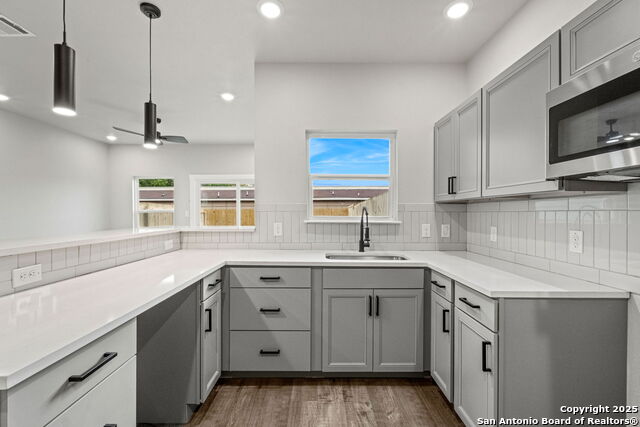 Listing photo id 7 for 118 Packard St