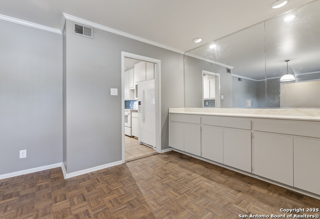 Image 12 of 44 For 630 Patricia