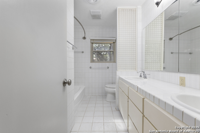 Image 31 of 44 For 630 Patricia