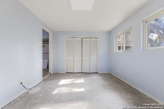 Image 32 of 44 For 630 Patricia