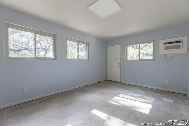 Image 33 of 44 For 630 Patricia