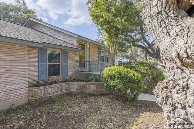 Image 4 of 44 For 630 Patricia