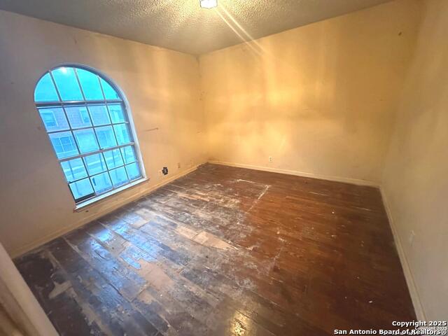 Image 23 of 31 For 1326 Klondike