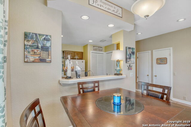 Listing photo id 8 for 805 Loop 534  122