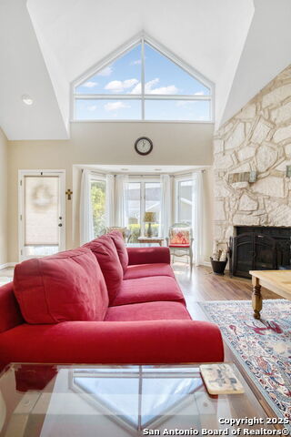 Listing photo id 13 for 805 Loop 534  122