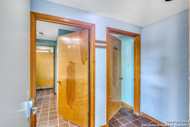 Listing photo id 26 for 805 Loop 534  122