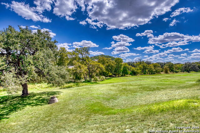 Listing photo id 27 for 805 Loop 534  122