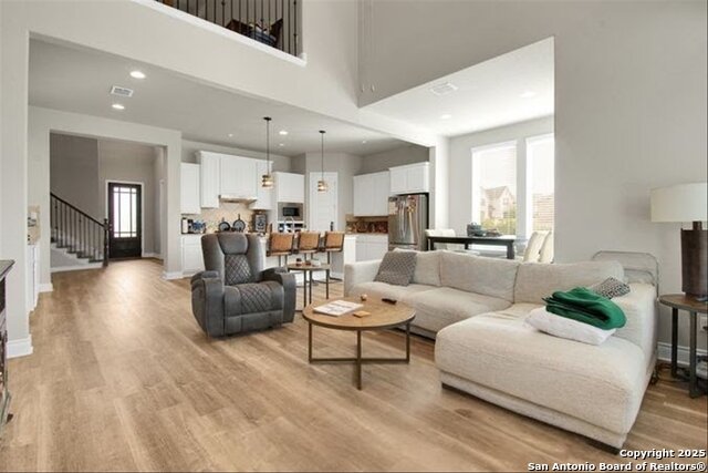 Image 5 of 34 For 421 Chinkapin