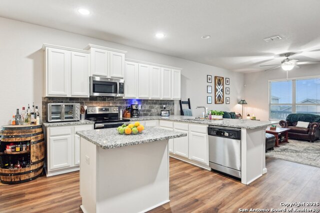 Image 13 of 28 For 10430 Barbeque Bay